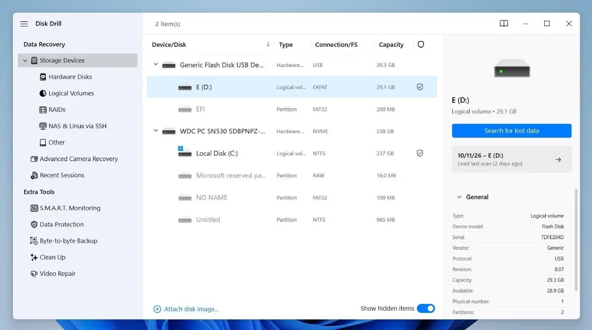 Disk Drill data recovery interface on Windows 11 showing connected storage devices with an external USB flash drive selected to search for lost data.