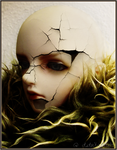 Broken Doll
by odoll photoshop resource collected by psd-dude.com from deviantart