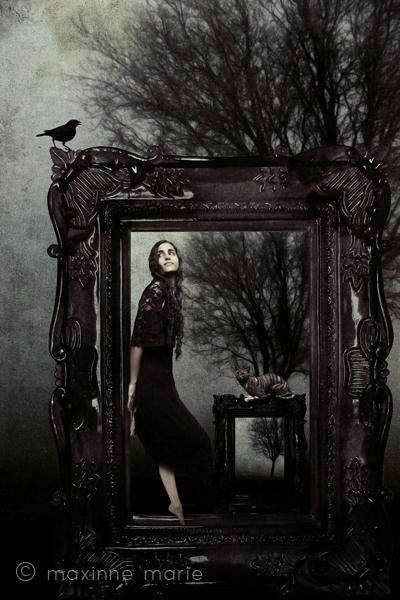 Mirror Frame Effect in Photo Manipulation